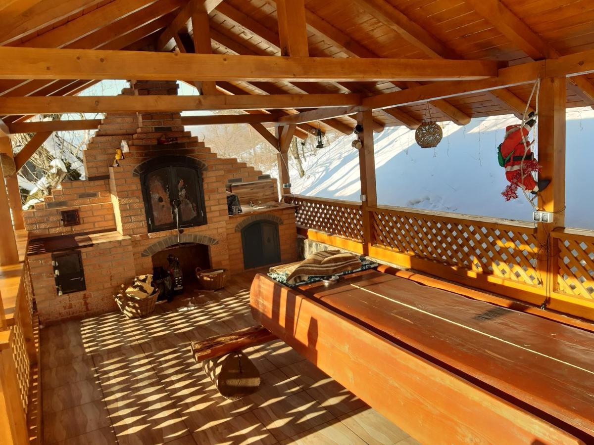 Casa Dintre Pini Villa Păltinoasa Buitenkant foto